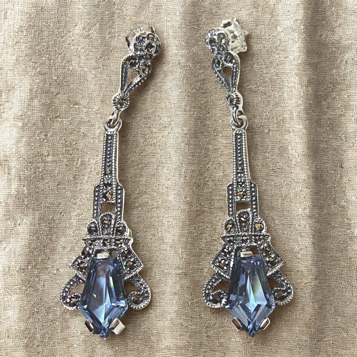 Exklusive ART-DECO Ohrringe aus 925 Sterling Silber mit handgefasstem Aquamarin & Markasiten