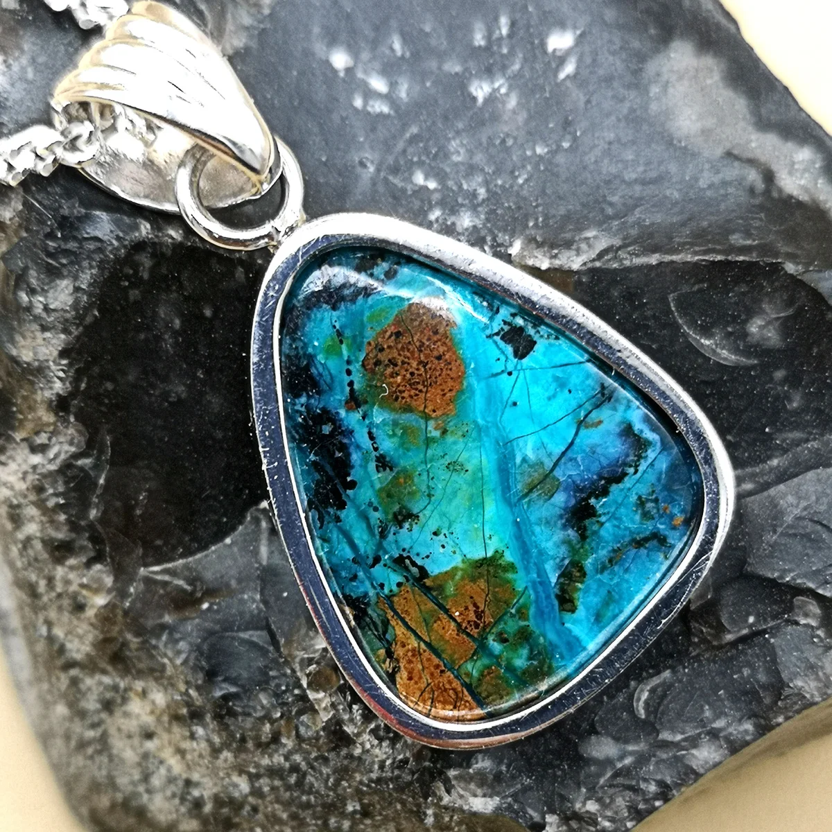 Unglaublicher Atacama Opal gefaßt in Silber + Panzerkette