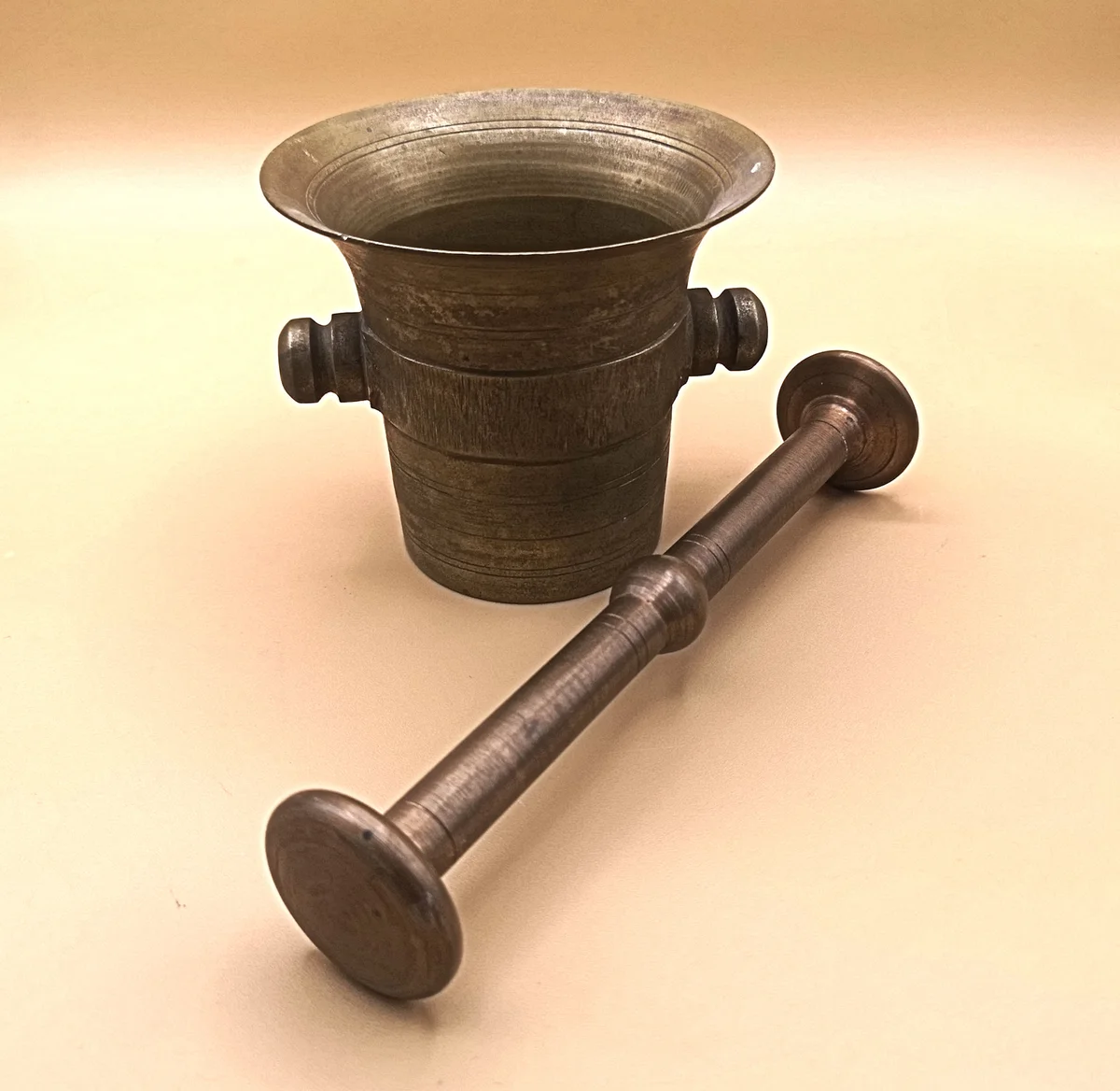 Bronze Mörser mit Stößel. ca. 1910 Apotheker Mörser
