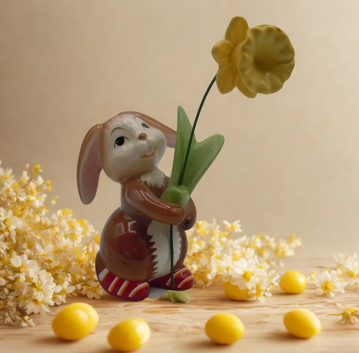 🌼🐰 Goebel Hase mit Narzisse 12 cm – Blumenhase aus Keramik
