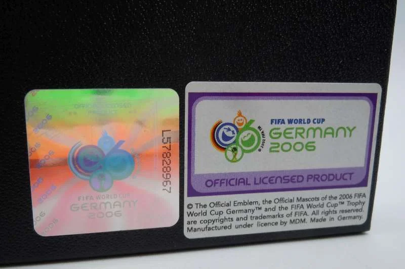 Offizielles FIFA WM 2006 Medaillen Set „Die Welt zu Gast in Stuttgart“ in Original Schatulle