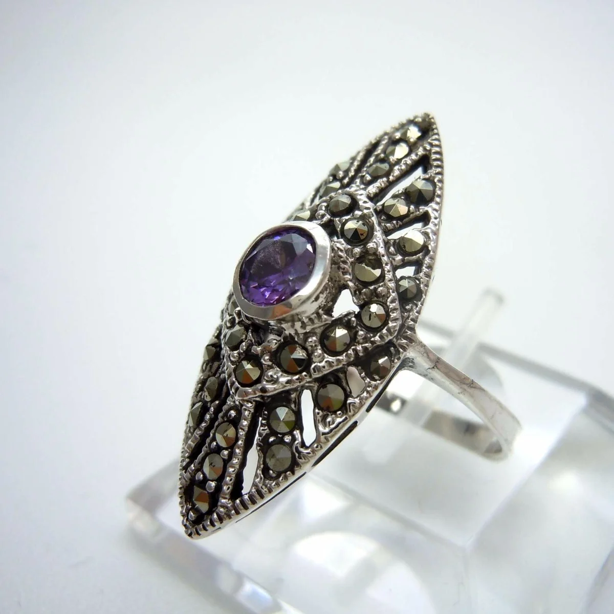 Noblesse  Silber Amethyst Jugendstil Navette Ring mit Markasit RG56