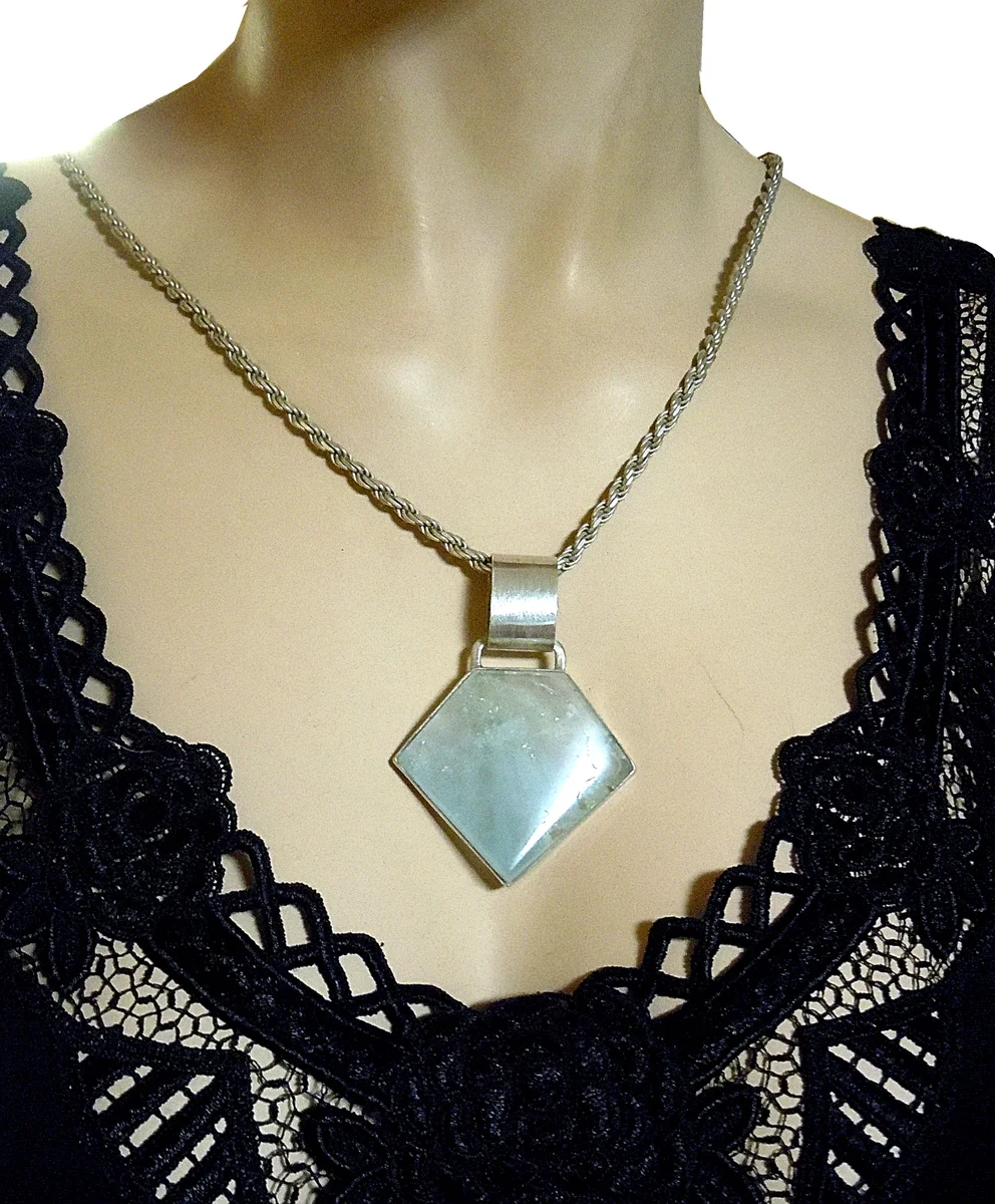 Modernistischer Silberanhänger mit Bergkristall – Unikat mit 925er Kette (Milor Italy)
