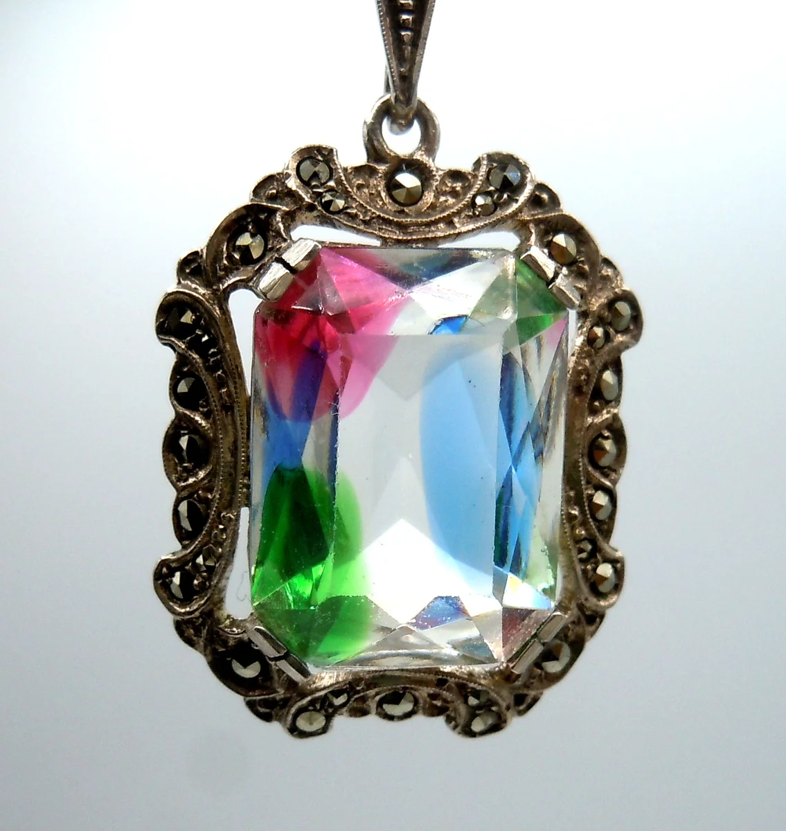 835 Silber Jugendstil Anhänger mit Rheinkiesel an Kette um 1925
