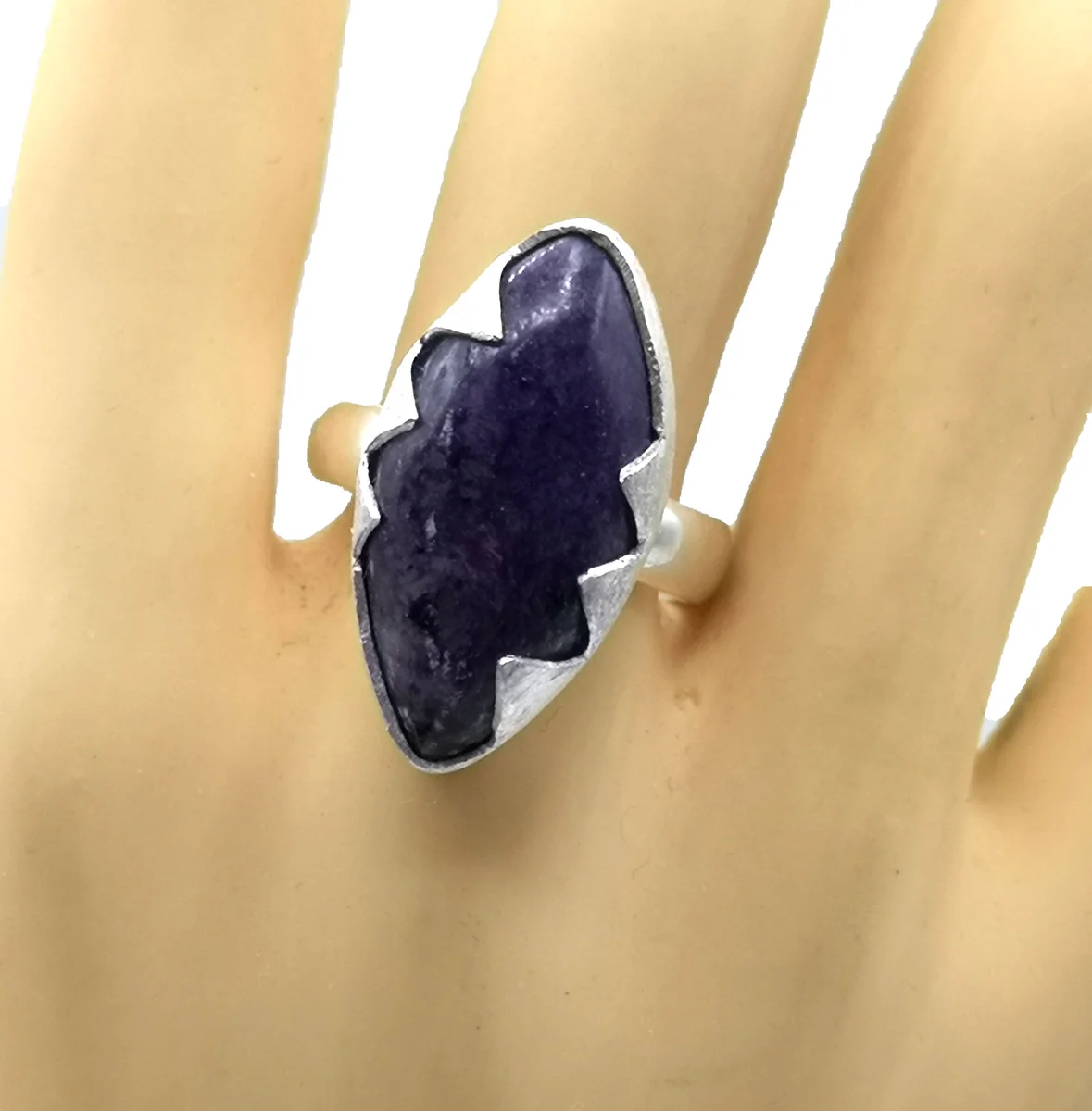 925 Silber Designer Ring mit violettem Chaorit  RG 61