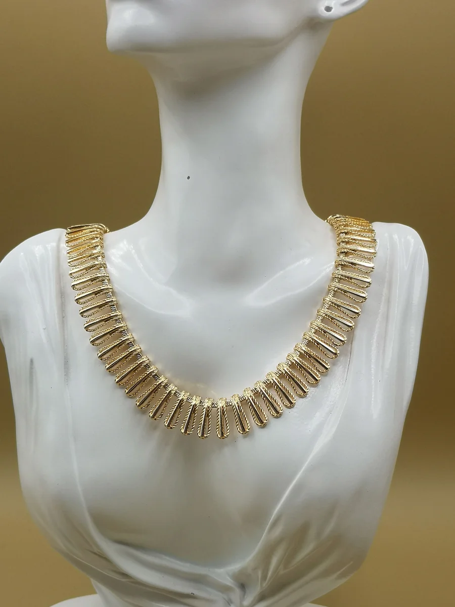 Aufwendiges Cleopatra Collier aus den 50er Jahren - neuwertig