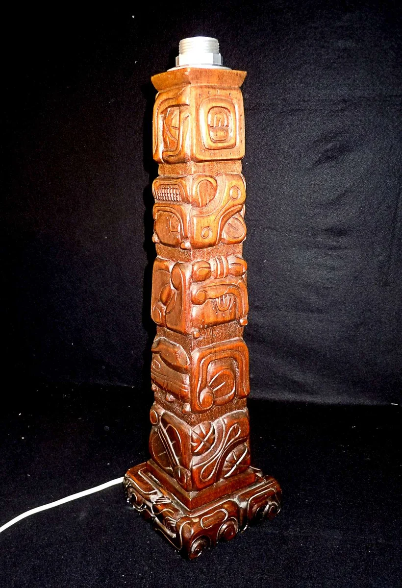 Handgeschnitzte Holzlampe aus Honduras – St. Elisabeth El Progreso Yoro