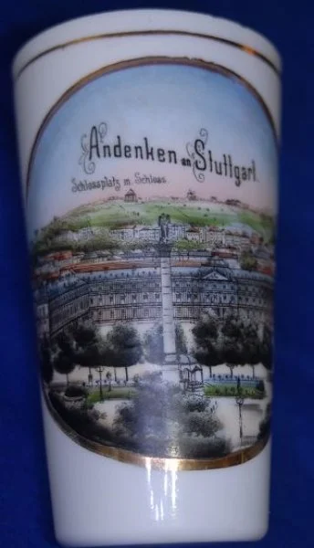 Milchglas Becher Schlossplatz mit Schloss - Stuttgart um 1900