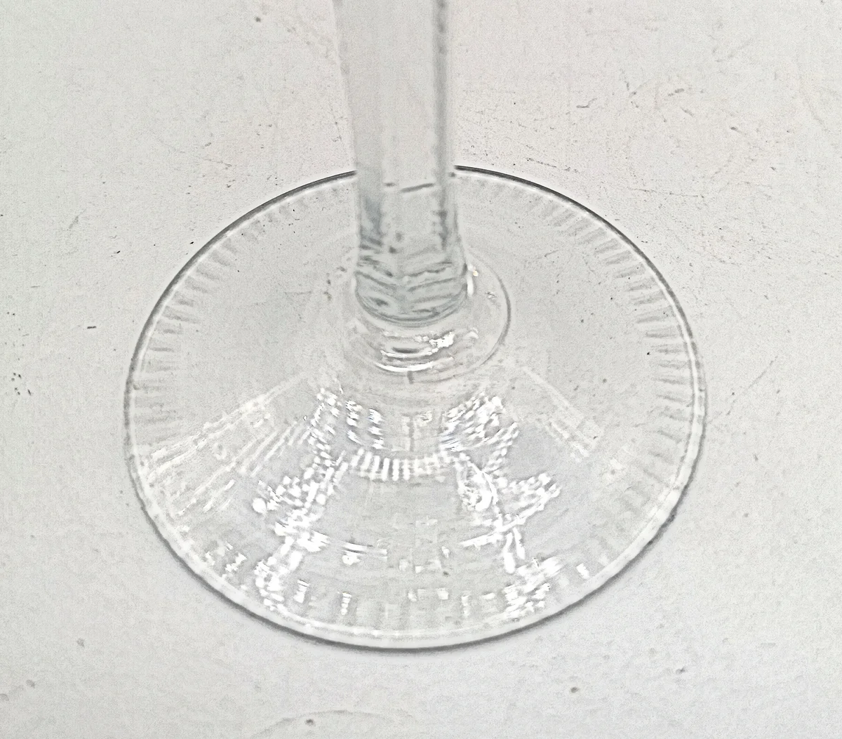 Antikglas Weinglas aus den 30er  Jahren  handgeschliffen