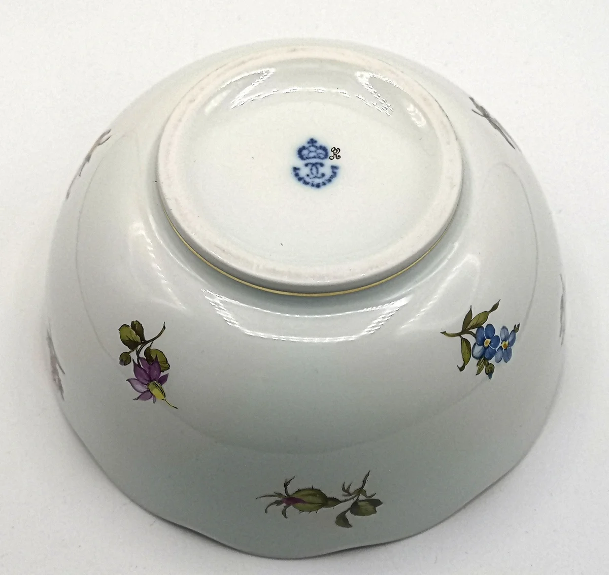 Ludwigsburg Porzellan Schalen Set mit handgemalten Streublümchen Dekor