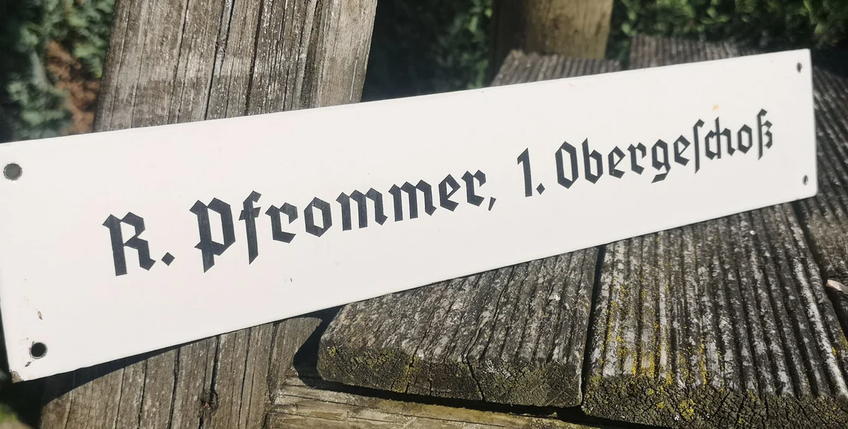 Rarität - emailliertes Namensschild  R.Pfrommer 30er Jahre