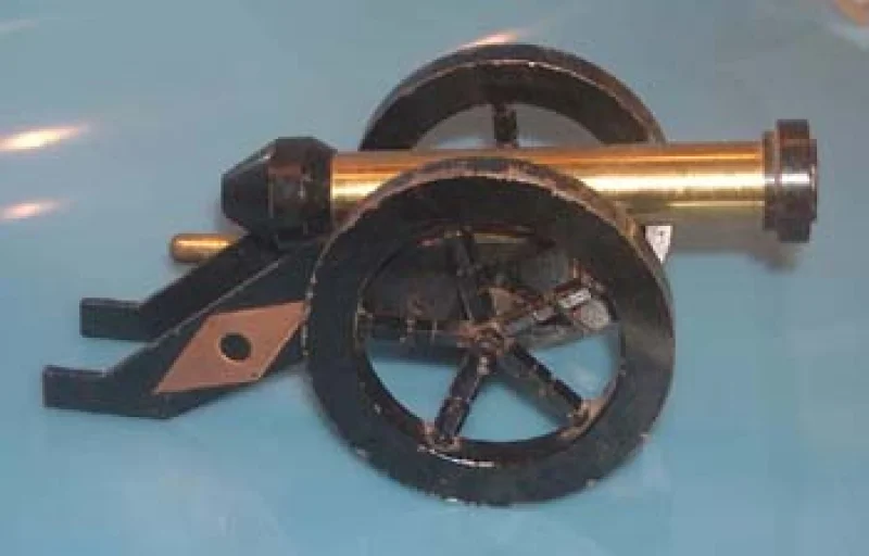 Schwarzpulver Kanone beschussfähig mit Stopfer