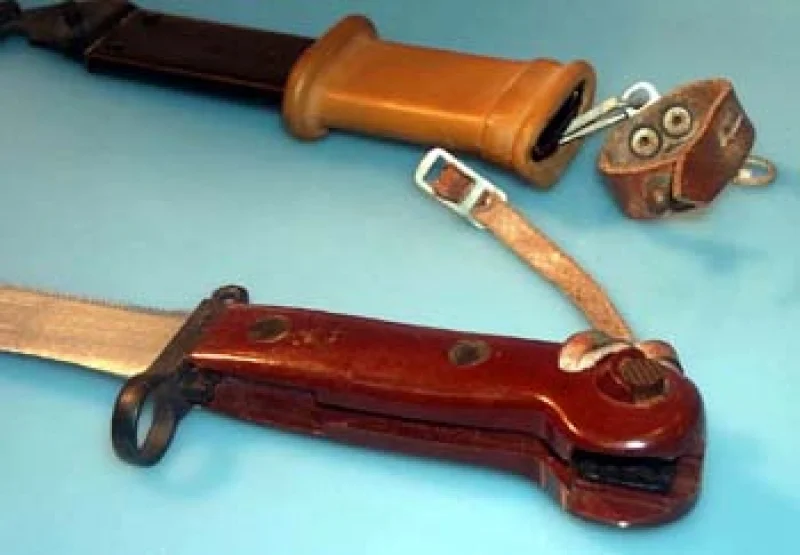 Bajonett Seitengewehr mit Koppelschuh für AK 47