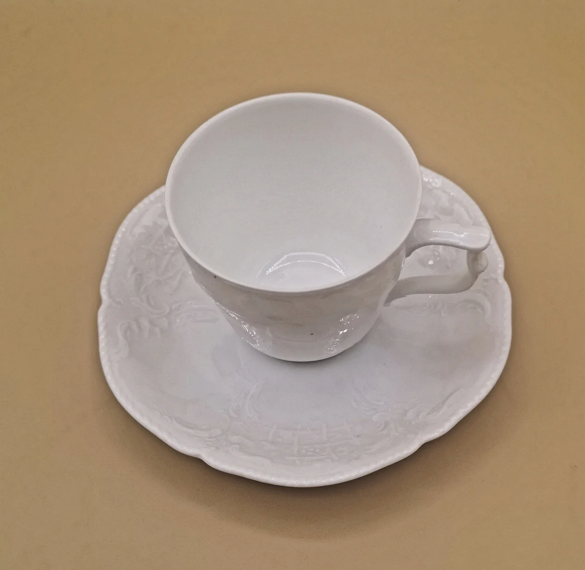 Rosenthal Sanssouci Weiß – Moccatasse mit Untertasse aus den 1960er Jahren | Elegantes Porzellan im Rokoko-Stil