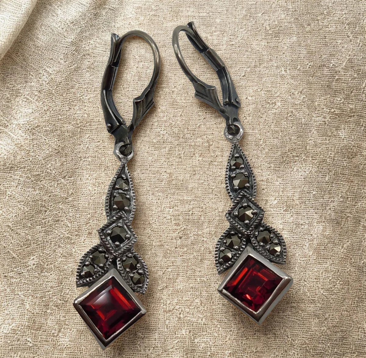 Jugendstil Granat Ohrringe aus 925 Sterling Silber mit Markasit – Handgefertigter Ohrschmuck