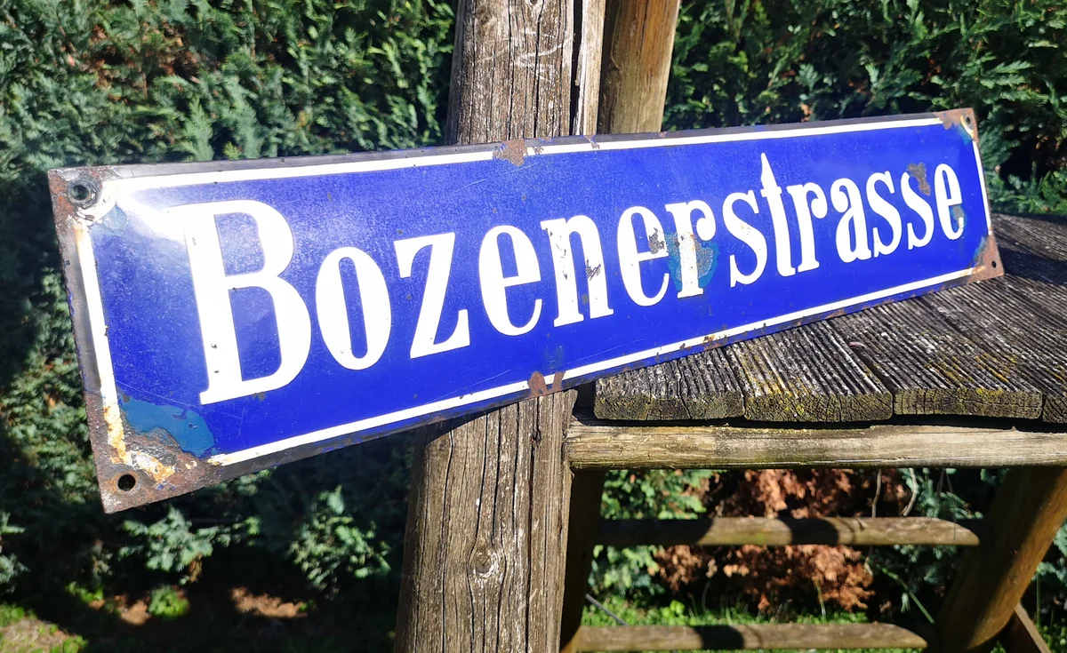 Rarität - emailliertes Straßenschild Bozenerstrasse 30/40er Jahre