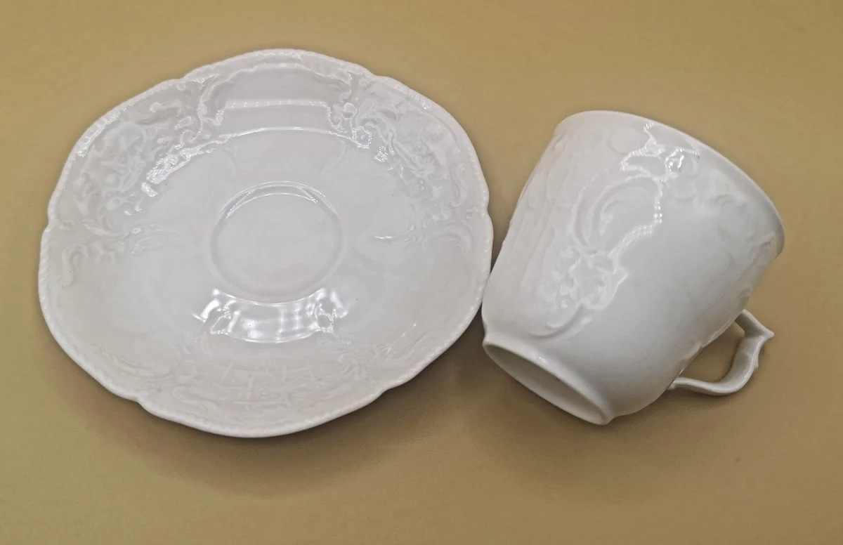Rosenthal Sanssouci Weiß – Moccatasse mit Untertasse aus den 1960er Jahren | Elegantes Porzellan im Rokoko-Stil