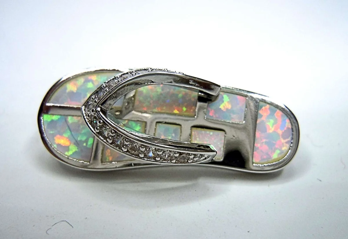 Samira - karibisches Silber Opal Sandalen Anhänger White Sand