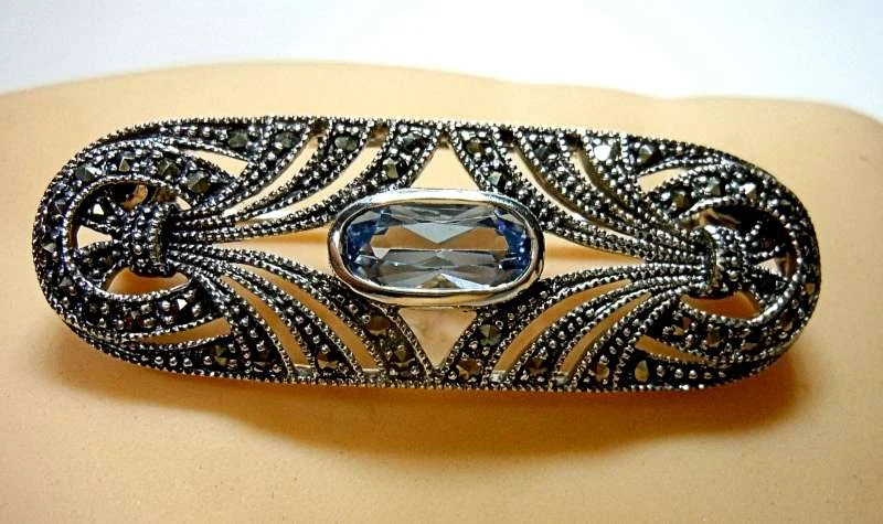 Prächtige ovale Silber Jugendstil Aquamarin Brosche
