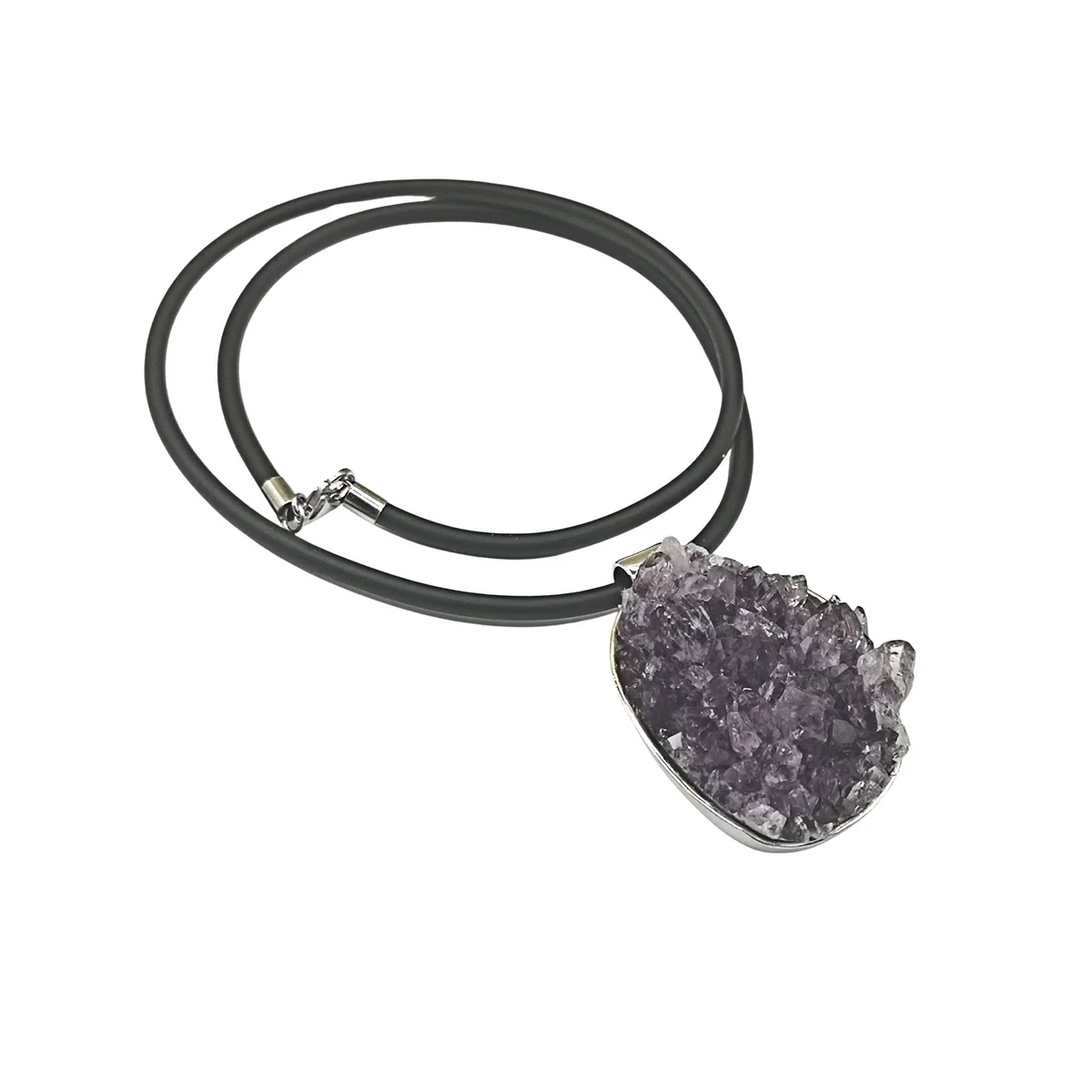 Amethyst Anhänger Naturform 925 Silber – Rohstein mit Naturkautschuk Band 45 cm