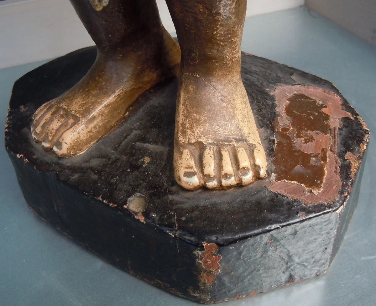 Beeindruckende geschnitzte Holzstatue „Johannes der Täufer“ – Antike polychrome Figur aus dem 19. Jahrhundert