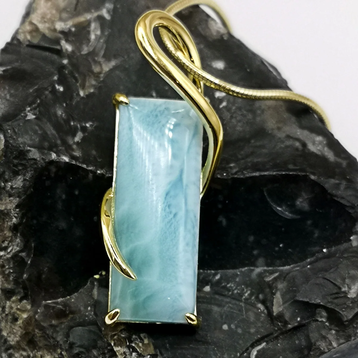 Larimar Anhänger 925 Silber vergoldet mit Schlangenkette 45 cm – 8,5 ct Edelstein 36 x 13 mm