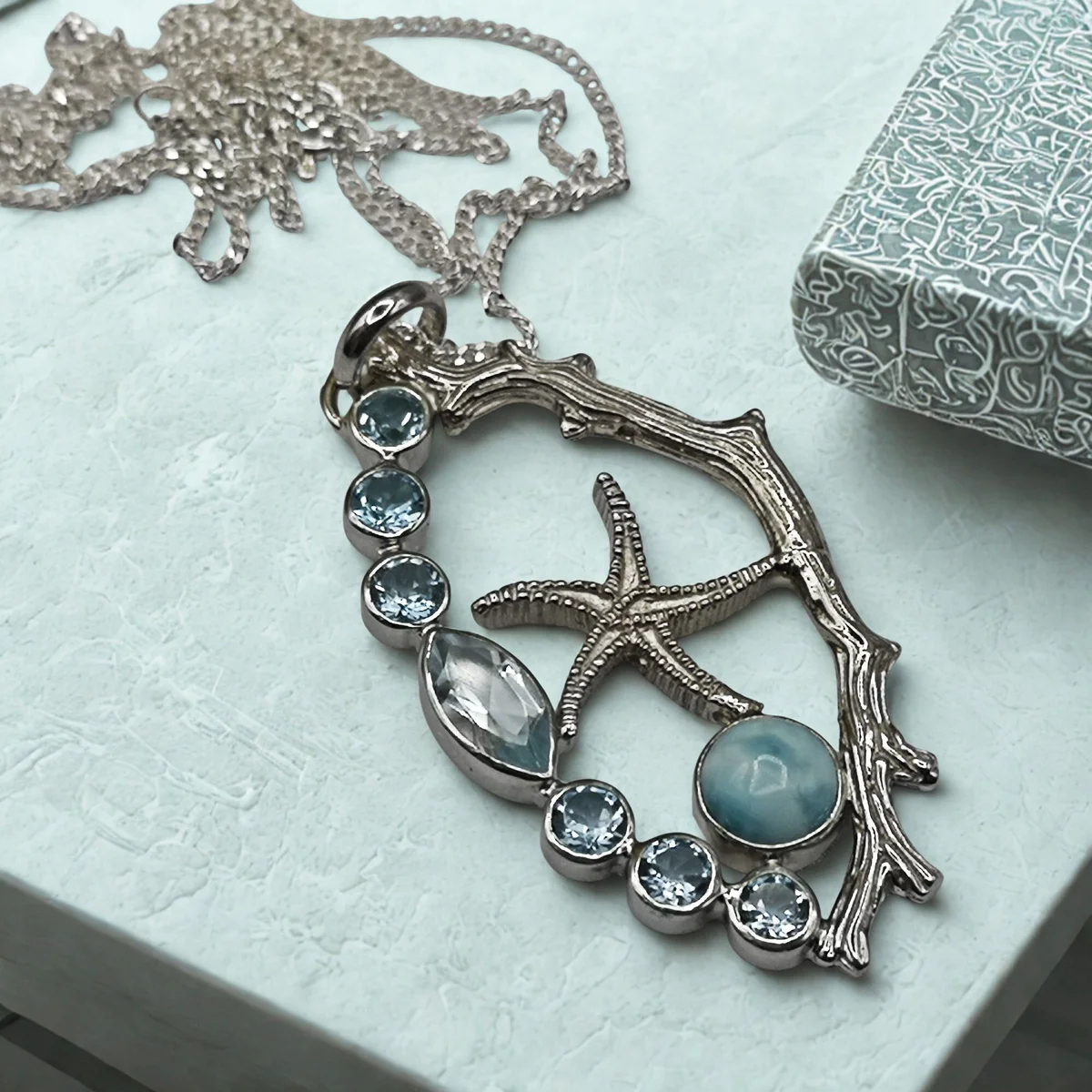 Seestern Anhänger 925 Sterling Silber mit Larimar & Blautopas – Maritimer Edelstein Schmuck inkl. 50 cm Silberkette
