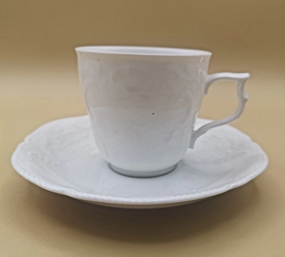 Rosenthal Sanssouci Weiß – Moccatasse mit Untertasse aus den 1960er Jahren | Elegantes Porzellan im Rokoko-Stil