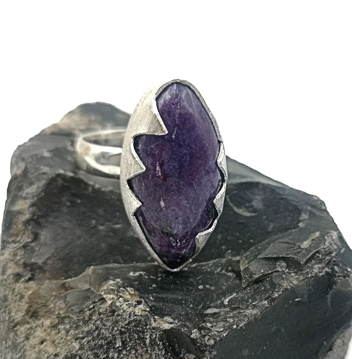 925 Silber Designer Ring mit violettem Chaorit  RG 61