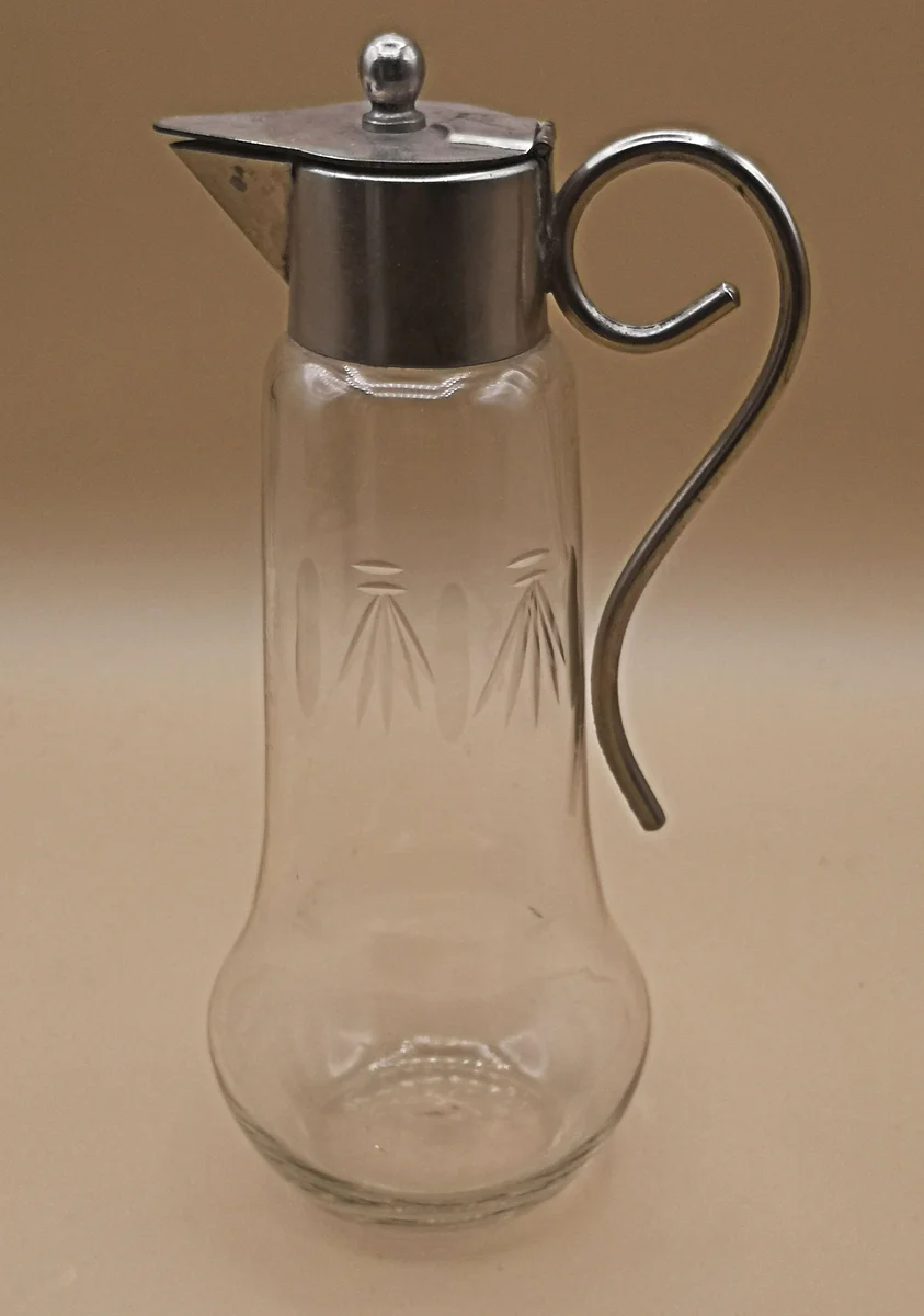 Antike Glaskaraffe Jugendstil um 1900–1920 – Glas mit vernickelter Montierung, 20 cm