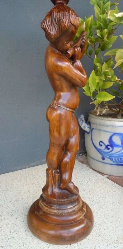 Antiker Blumenständer Blumensäule Podest Tischchen Flötenspieler Putte aus Holz