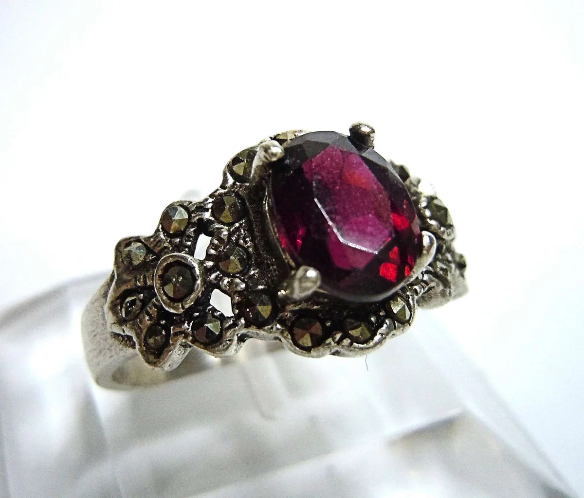 Noblesse - Jugendstil Silber Blüten Ring mit Granat + Markasiten RG62