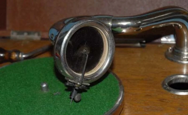 Leophone Reise Koffer Grammophon Holz um 1920