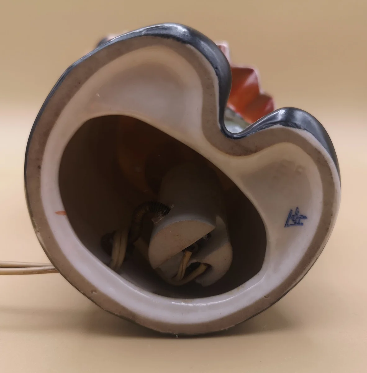 Antiker Goebel Rauchverzehrer Junge mit Ziehharmonika – Hummel-Stil TMK-2 (1950er)