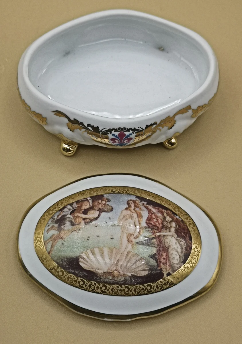 Limoge Porzellan Pillen, Schmuck- oder Süßstoff Döschen - Die Geburt der Venus
