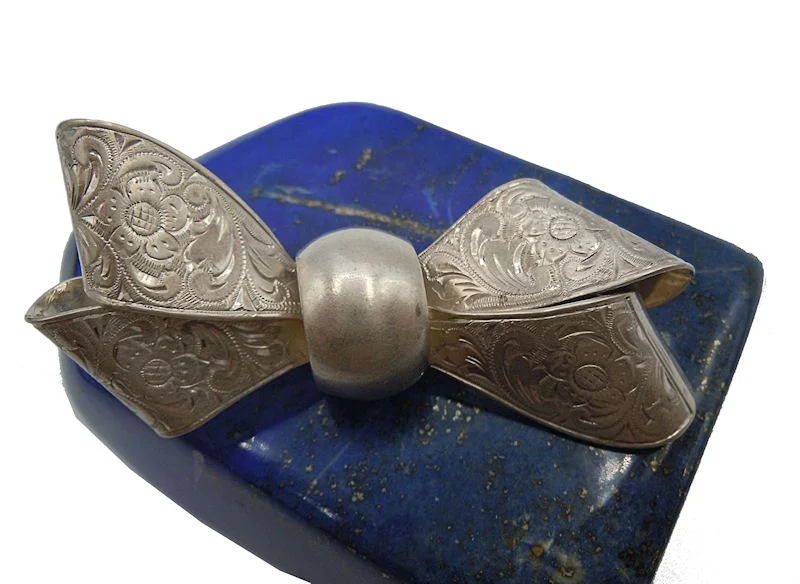 Exklusive Jugendstil Silber Schleifen Brosche – Handgefertigtes Unikat mit floraler Ornamentik