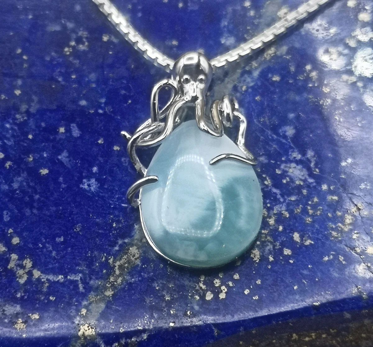Karibischer Larimar Oktopuss Anhänger an Silberkette 925 Silber