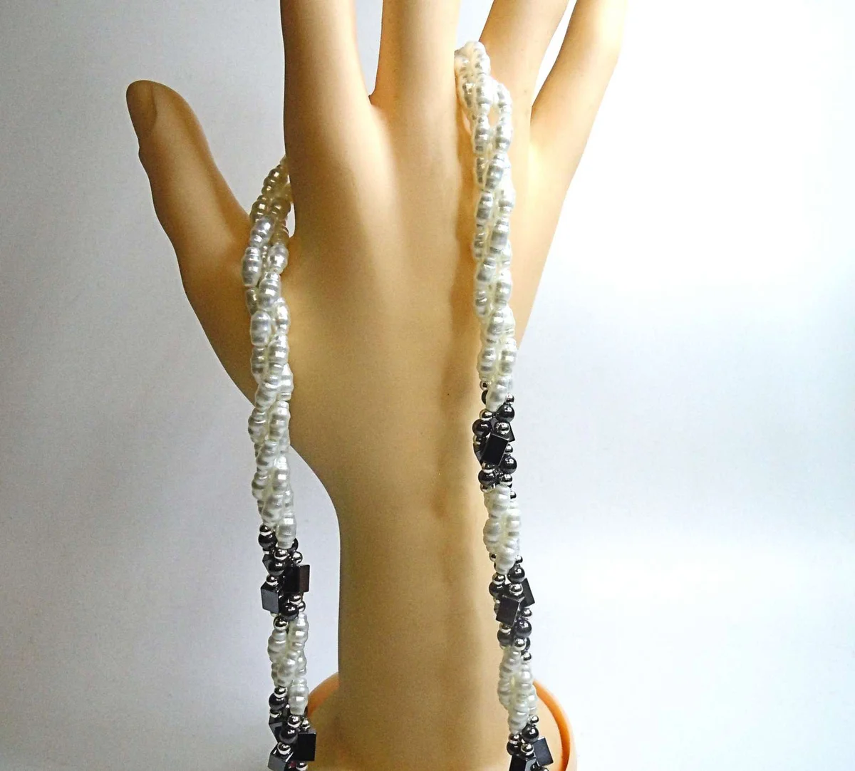Black & White Hämatit Perlen Kette / Collier – 45 cm | Designer Unikat