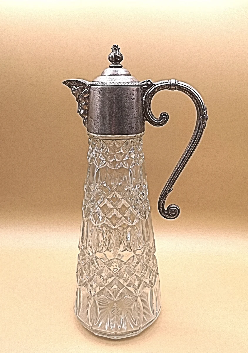 Karaffe / Dekanter mit versilberter Montur Bacchuskopf - Birmingham um 1950