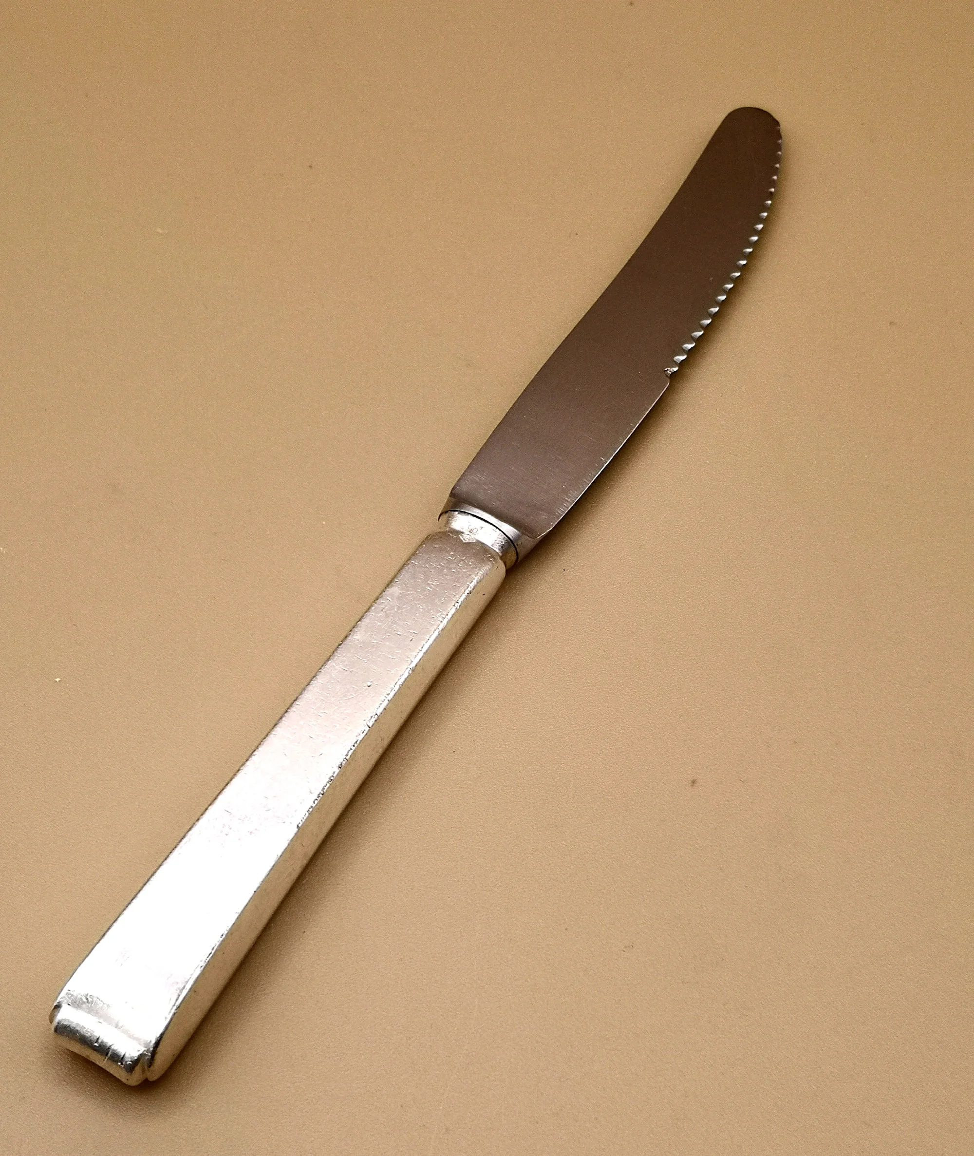 WMF Menue Besteck Teile Dekor 2500 Bauhaus Kurt Mayer Messer Länge 20,0 cm mit Sägeschnitt 1