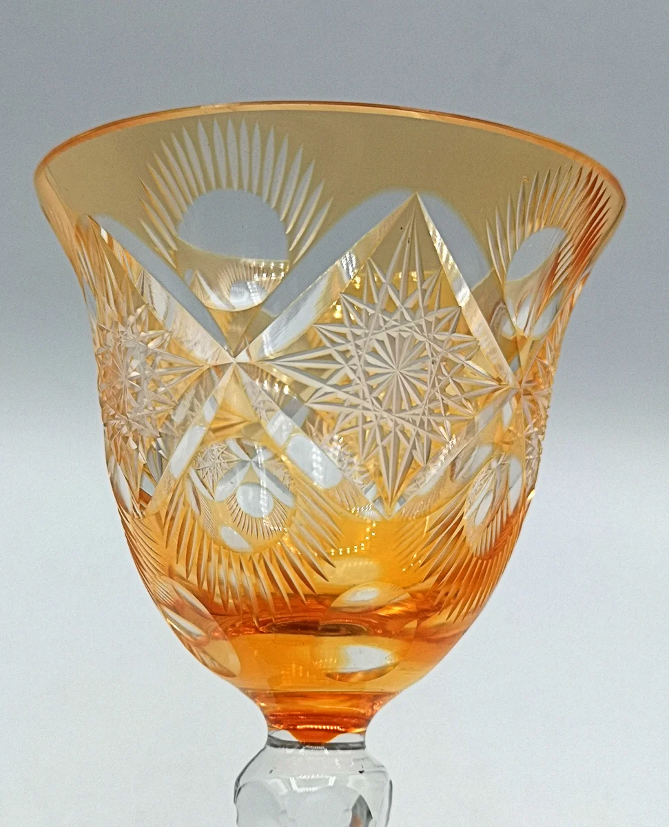 Antikglas Weinglas aus den 30er  Jahren  handgeschliffen Orange