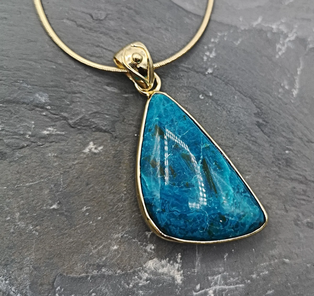 Unglaublicher Atacama Opal gefaßt in Silber vergoldet Collier