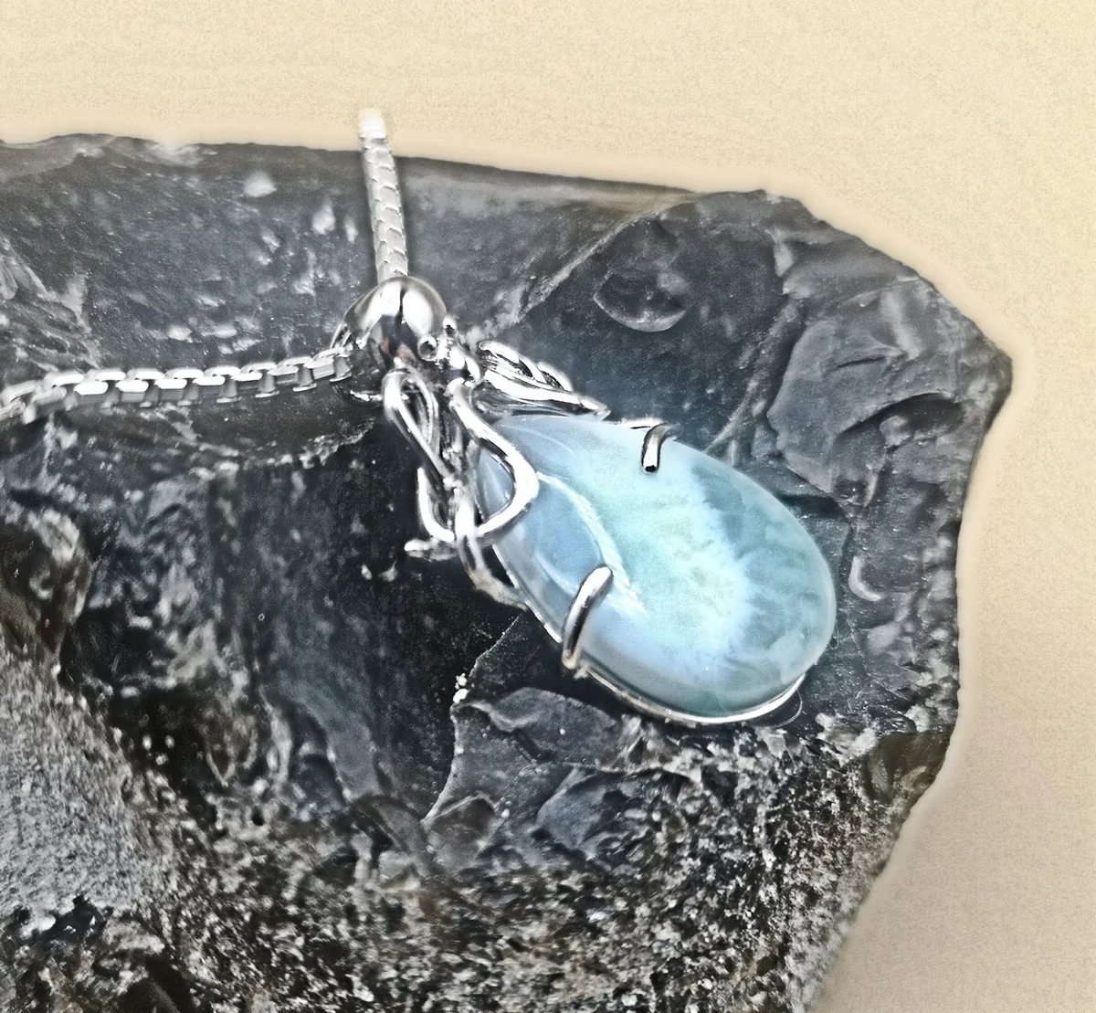 Karibischer Larimar Oktopuss Anhänger an Silberkette 925 Silber