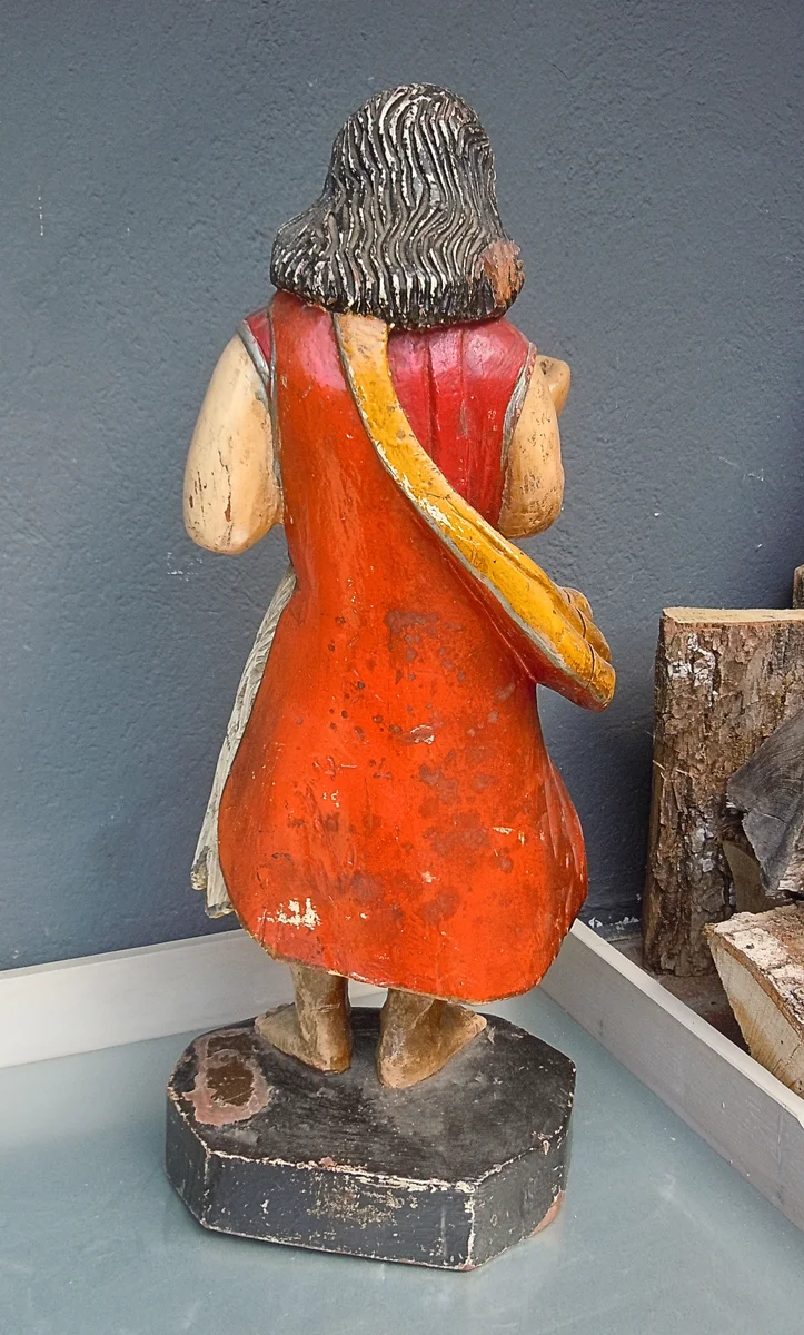 Beeindruckende geschnitzte Holzstatue „Johannes der Täufer“ – Antike polychrome Figur aus dem 19. Jahrhundert