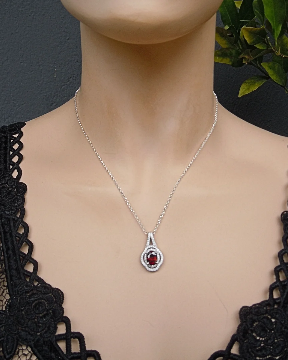 Zierliches Jugendstil Silber Collier mit Granat