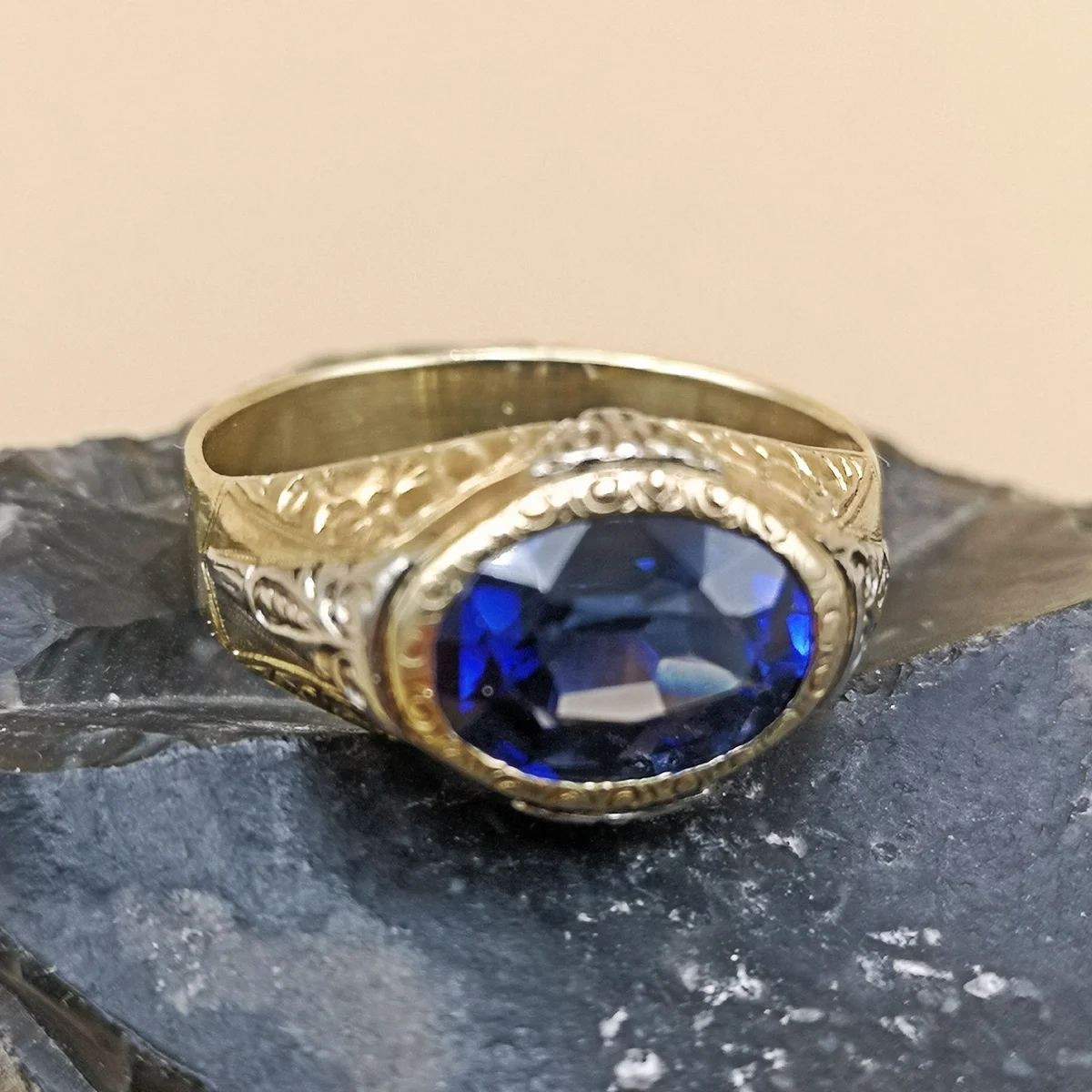 Antiker italienischer Herrenring um 1860 – 750 Gold & Platin mit ca. 3,7 ct Saphir