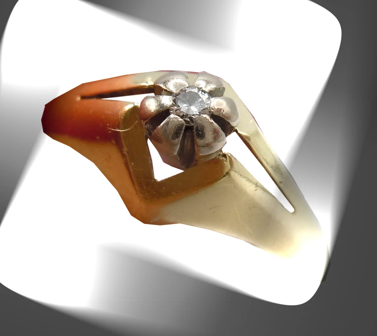 Feiner 585 Gold Ring mit 1 kleinen Diamanten RG 60