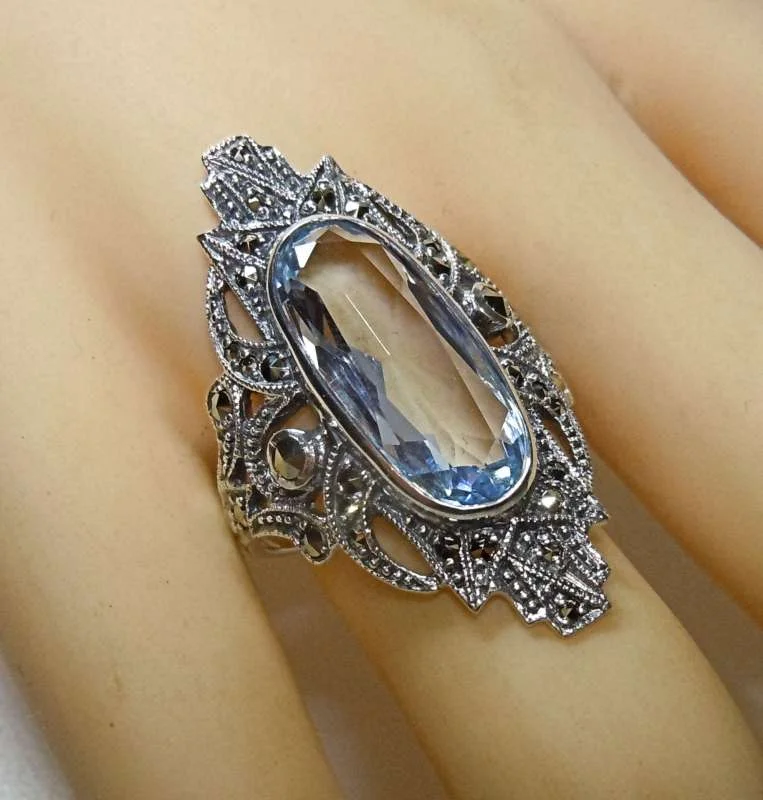 Prächtiger Noblesse Silber Jugendstil Navette Ring mit Aquamarin + Markasiten RG52