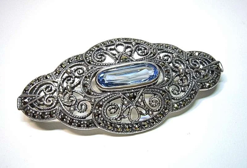Aufwendig ovale Silber Jugendstil Aquamarin Brosche mit handgefaßten Markasiten