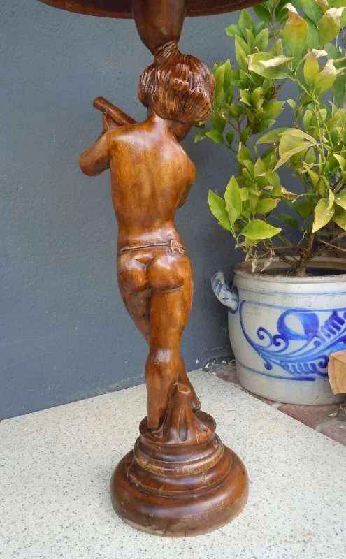 Antiker Blumenständer Blumensäule Podest Tischchen Flötenspieler Putte aus Holz